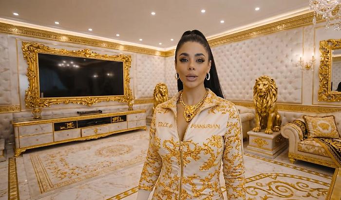 L'Influencer Chantalle di "Gomorra" creata con l'IA: cos&igrave; i nuovi padrini fanno proseliti sui social
