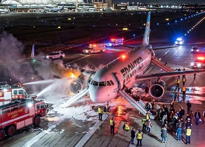 Follia all'aeroporto di Denver: cammina sulla pista e viene risucchiato e ucciso dalla turbina