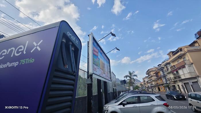 Svolta green in stallo a Taormina e Giardini Naxos: colonnine occupate, cavi rubati: "Ricariche impossibili"