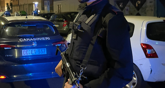 Carabiniere del nucleo Radiomobile ferito durante un inseguimento nel Catanese: ladri riescono a fuggire