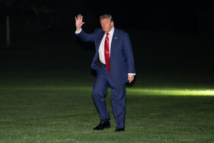 Trump attende la risposta di Teheran e rivede la bozza Onu per lo Stretto di Hormuz