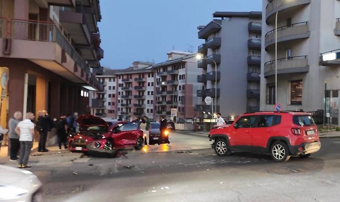 Ragusa, incidente stradale nell'incrocio contestato