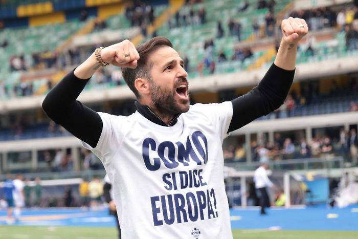 "Como si dice Europa?" Fabregas trascina i lariani ad un traguardo che sa di storia
