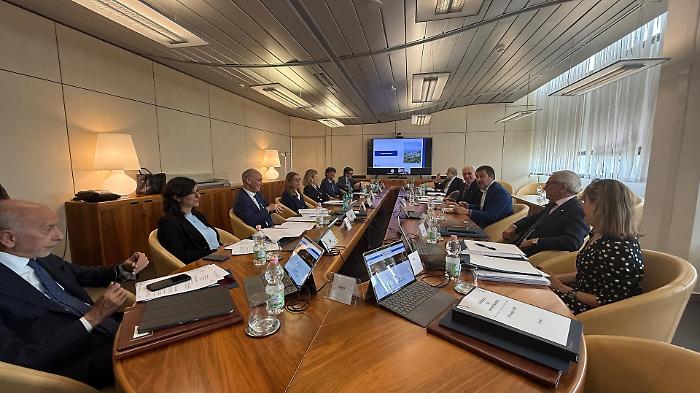 Ponte sullo Stretto, la data c'&egrave;: Salvini punta al 2032-33. &laquo;Dieci minuti per attraversarlo&raquo;