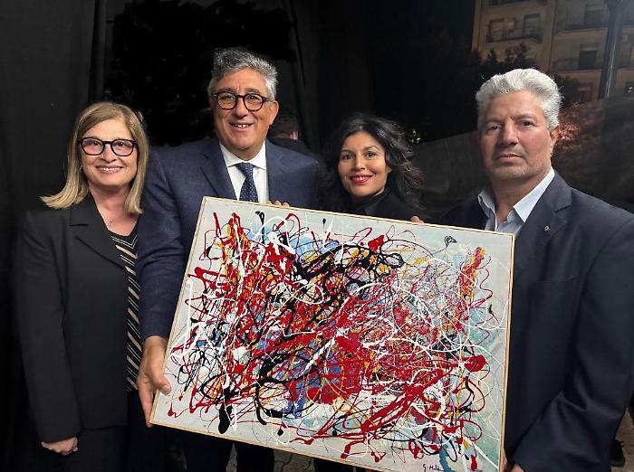  Il Primo Maggio di Raffadali lascia il segno: un quadro astratto per Giusy Ferreri