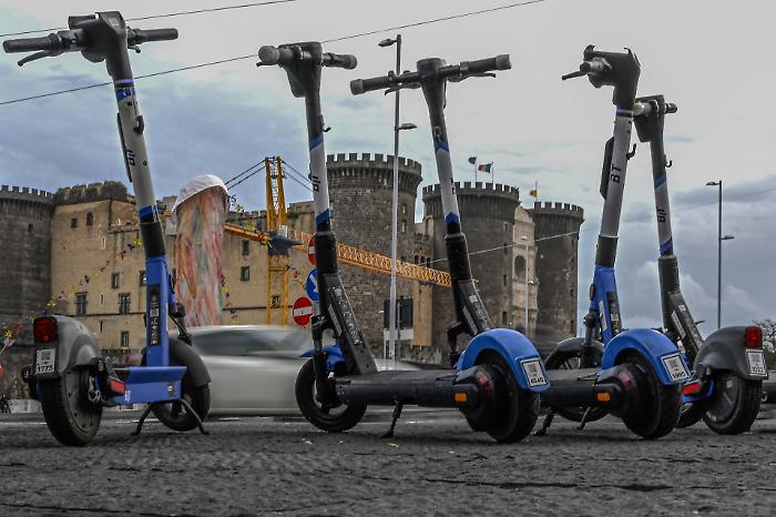 Rivoluzione monopattini, dal 16 maggio scatta l'obbligo di "targa": la guida passo-passo per ottenerla