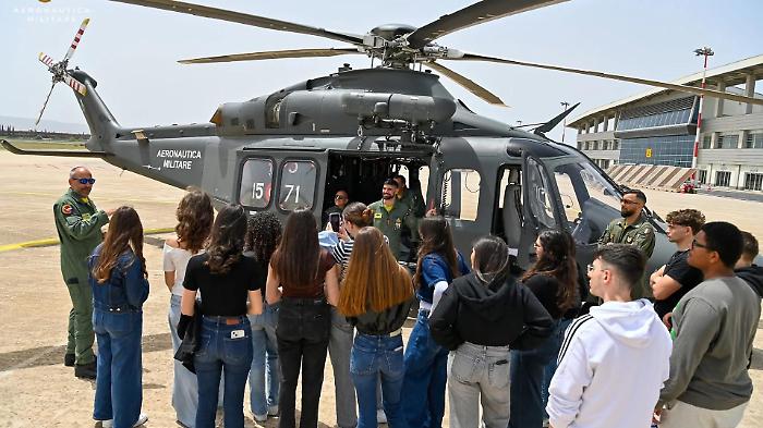Modica, il movimento delle mamme contrario all'addestramento militare nelle scuole