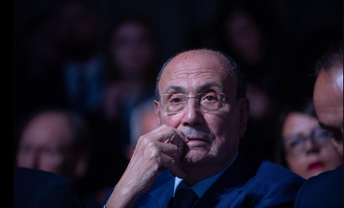 Schifani a muso duro: "Al voto a scadenza naturale, non mi faccio intimidire da nessuno"