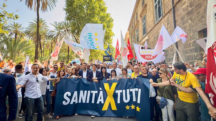 Via agli incontri del M5s per scrivere il programma di governo coi cittadini: &laquo;In Sicilia boom di adesioni, il 10% di tutta Italia&raquo;