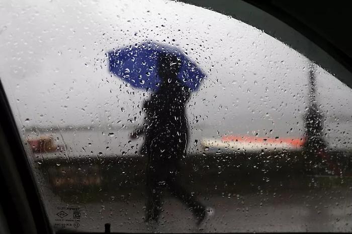 Il maltempo insiste sull'Italia con un calo di temperatura fino a 8&deg;C: cosa dicono le previsioni