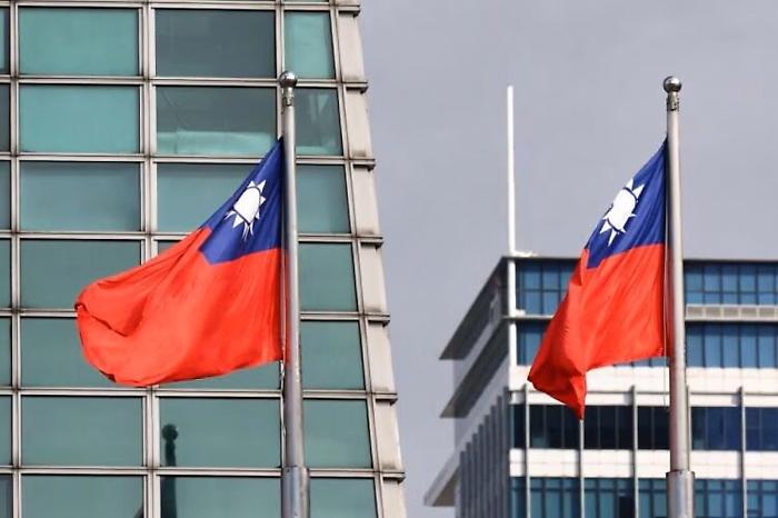 Trump lascia Taiwan al suo destino e mette in discussione i 14 miliardi di dollari in aiuti militari 