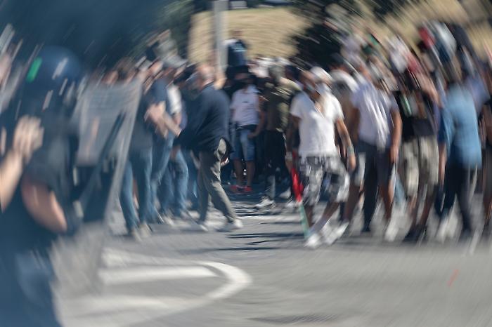Scontri a Lecco prima del playoff col Catania: agguato agli ultras etnei, interviene la Digos