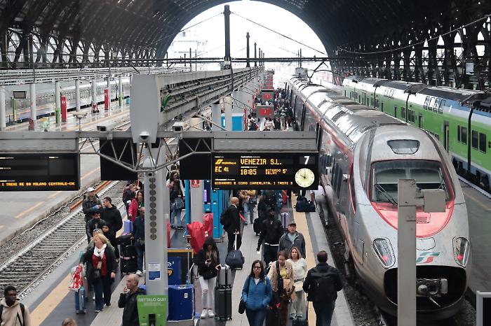 Paura a Milano Centrale: gambiano residente a Modena esce un machete sul treno