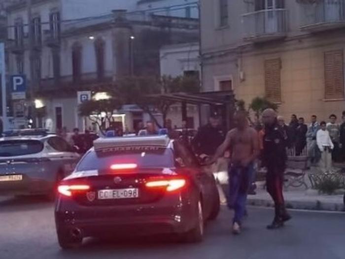 Modica esasperata: recidiva di degrado davanti a una scuola, la citt&agrave; chiede risposte