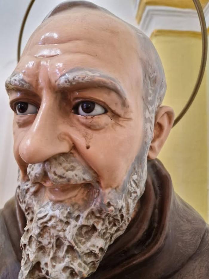  Padre Pio "piange" a Casalba: il mistero della lacrima rossa 