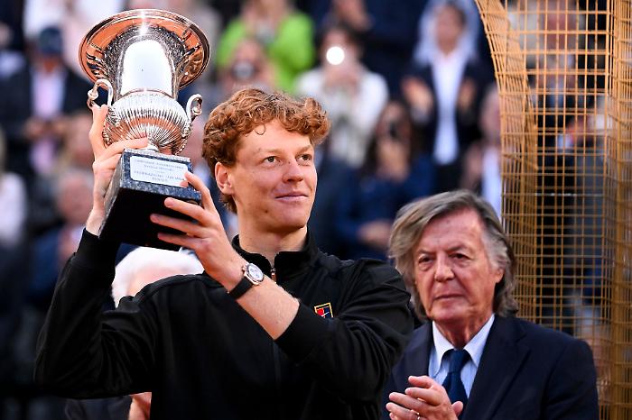 Sinner, il re sbarca a Parigi: un tabellone per fare la storia anche al Roland Garros