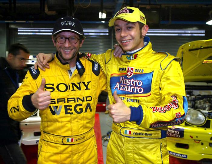La rottura tra Valentino Rossi e pap&agrave; Graziano: la "colpa" &egrave; della nuova compagna del padre del "Dottore" 