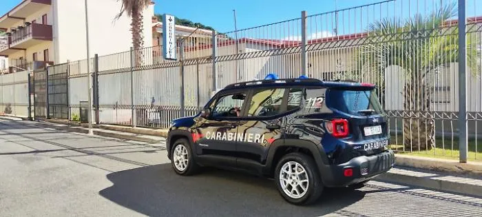 Finto carabiniere truffa anziana: arrestato