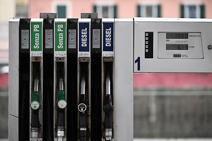 Il taglio delle accise su gasolio e benzina prorogato fino all'8 giugno 