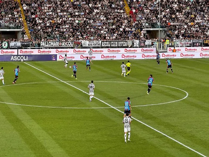 Il Catania in campo ad Ascoli