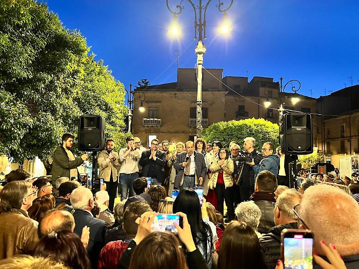 Enna, Mirello Crisafulli tira fuori l'orgoglio: &laquo;Sono il primo sindaco comunista eletto di questa citt&agrave;&raquo;