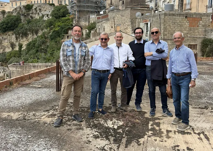 Modica, sopralluogo del Pd al quartiere Vignazza