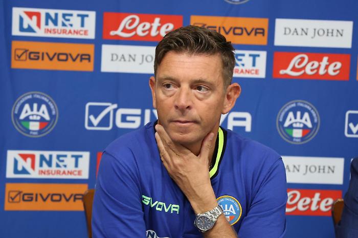 Arbitri, il ribaltone &egrave; servito: niente commissariamento per l'AIA 