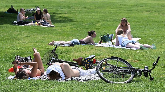 L'estate in anticipo, le notti tropicali e la nuova realt&agrave; dell'Europa