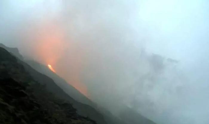 Stromboli: colata lavica dalla bocca nord nella Sciara del Fuoco