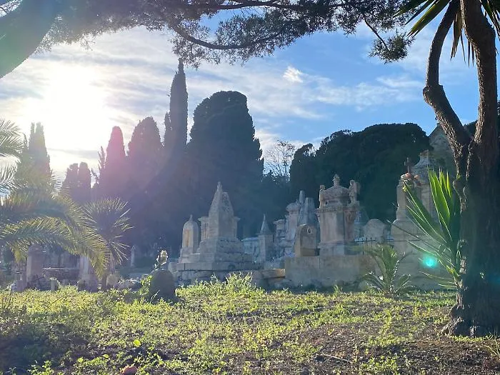 Scicli, una passeggiata organizzata al cimitero monumentale