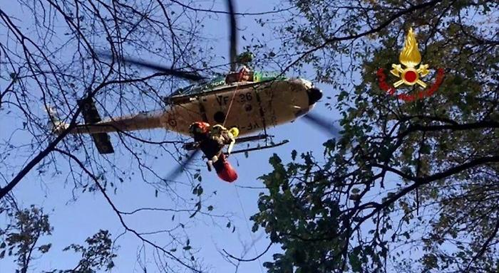 Paura a Modica: scivola in una scarpata sulla Loreto Gallinara