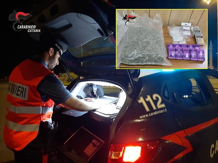 Pusher catanese beccato con la droga in casa a Mascalucia: aveva 10 panetti di hashish e quasi un chilo di marijuana 
