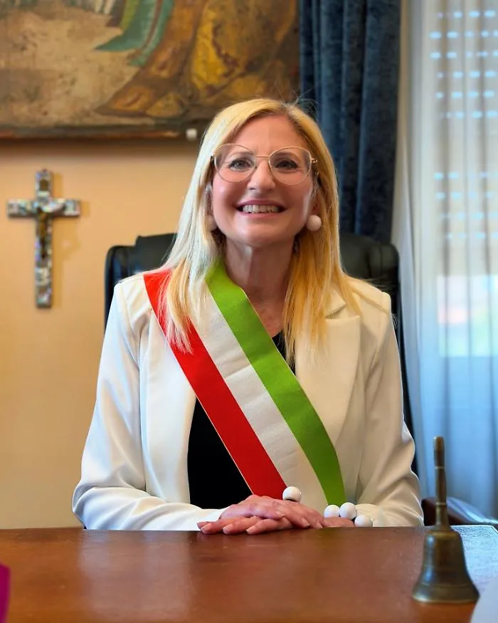 Melangela Scolaro proclamata sindaca: "Barcellona ha dimostrato di essere libera e coraggiosa"