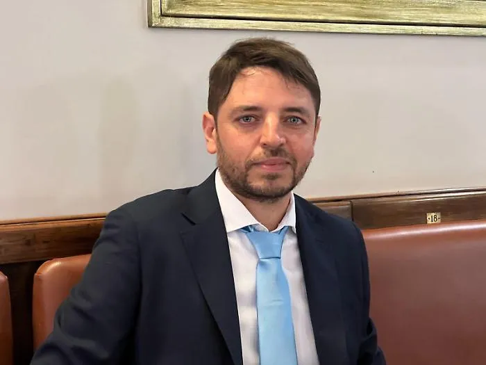 La Regione investe 60 milioni per lo stadio del Palermo, ma Catania resta indietro. L'Mpa: &laquo;Il governo ci tratta come periferia&raquo;
