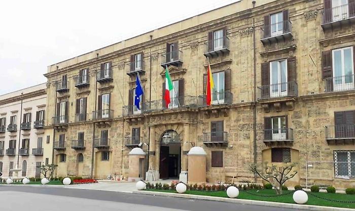 Personale regionale, i sindacati: "Sei mesi di immobilismo hanno bloccato contratti, retribuzioni e diritti"
