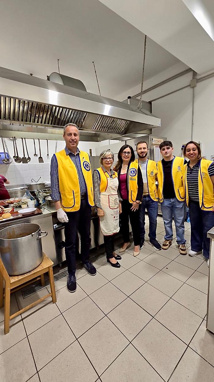 Solidariet&agrave; ad Agrigento: i giovani del Leo Club in cucina per gli ospiti della &ldquo;Locanda di Maria&rdquo;