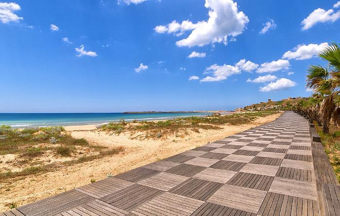 Spiagge a misura di bambino, Menfi conquista la Bandiera Verde 2026: &egrave; record in Sicilia