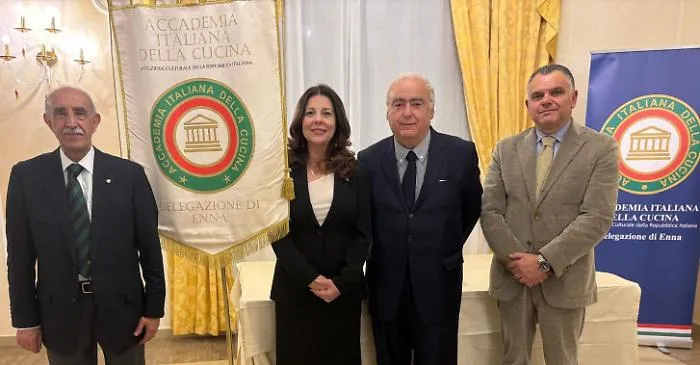 Cinquant'anni tra fornelli e storia: l'Accademia Italiana della Cucina di Enna celebra il legame indissolubile con il territorio
