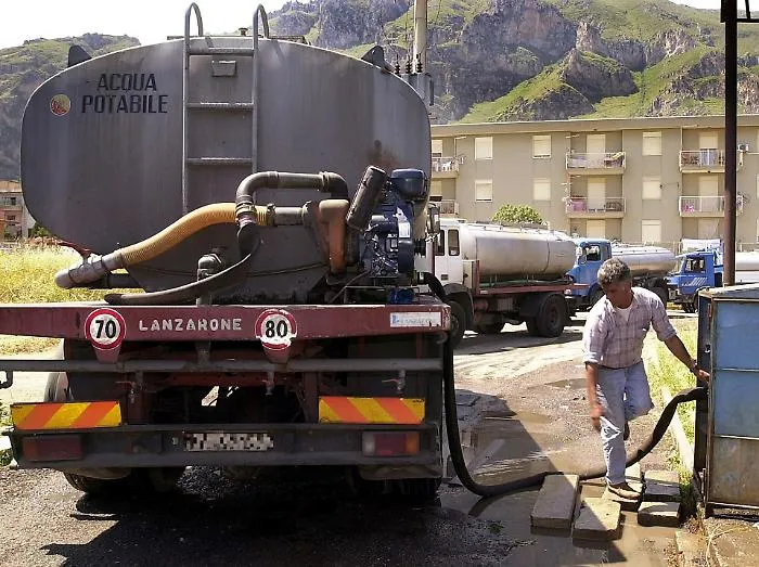 Il "ricatto" di Siciliacque che taglia l'acqua ad Agrigento: quando la burocrazia asseta come la siccit&agrave; 