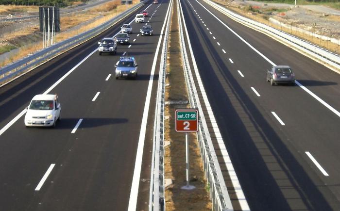 Autostrada Catania-Siracusa, corsie ristrette e traffico da esodo estivo