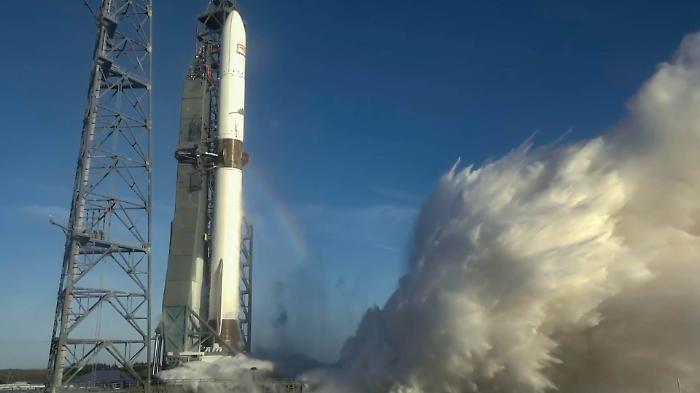Blue Origin, il boato sulla rampa: il razzo di Bezos esplode in Florida e riapre tutte le domande sulla nuova corsa allo spazio