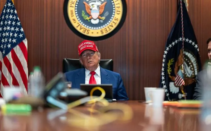 Trump annuncia la revoca del blocco navale nello Stretto di Hormuz: &laquo;Decisione definitiva sull&rsquo;Iran&raquo;