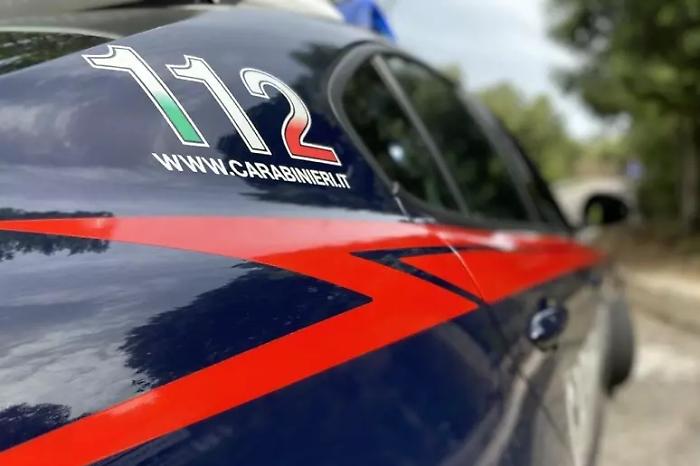 Furti con esplosivo agli sportelli bancomat, rapine, droga e armi: sgominata banda di sette persone