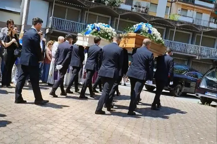 Il parroco ai funerali di Monica Montefalcone e della figlia Giorgia: &laquo;Confesso la mia inadeguatezza, un dolore indicibile&raquo;