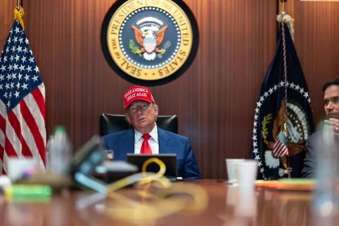Trump: "Negoziati lenti ma inesorabili, accordo con l'Iran solo con garanzie sul nucleare e lo Stretto di Hormuz"
