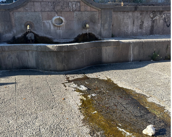 Catania, fontana piazza Bonadies