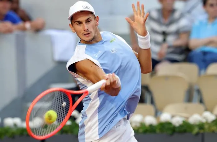 Tris Storico al Roland Garros: Arnaldi piega Tiafoe, per la prima volta tre italiani ai Quarti di uno slam 