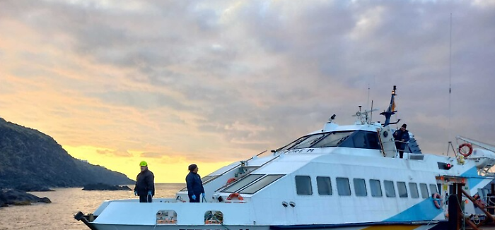 Operatore Liberty Lines aggredito al porto di Favignana: azienda condanna il gesto