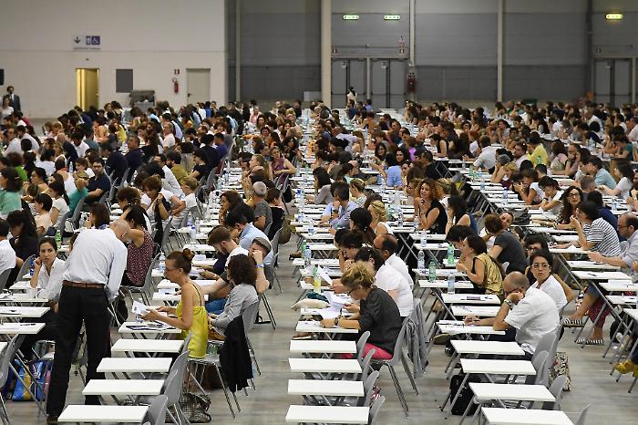 Il concorso infinito del Cefpas: sei ore in aula, un'inchiesta per corruzione e 417 promossi