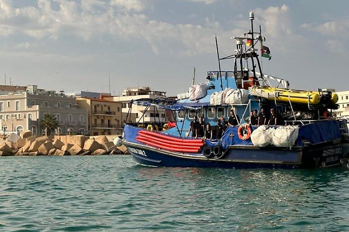 Parte da Lampedusa la sfida al Governo italiano sui soccorsi: la nuova nave della Ong Sea Watch esporr&agrave; la bandiera palestinese